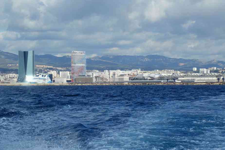 tours jean nouvel et zaha hadid-min